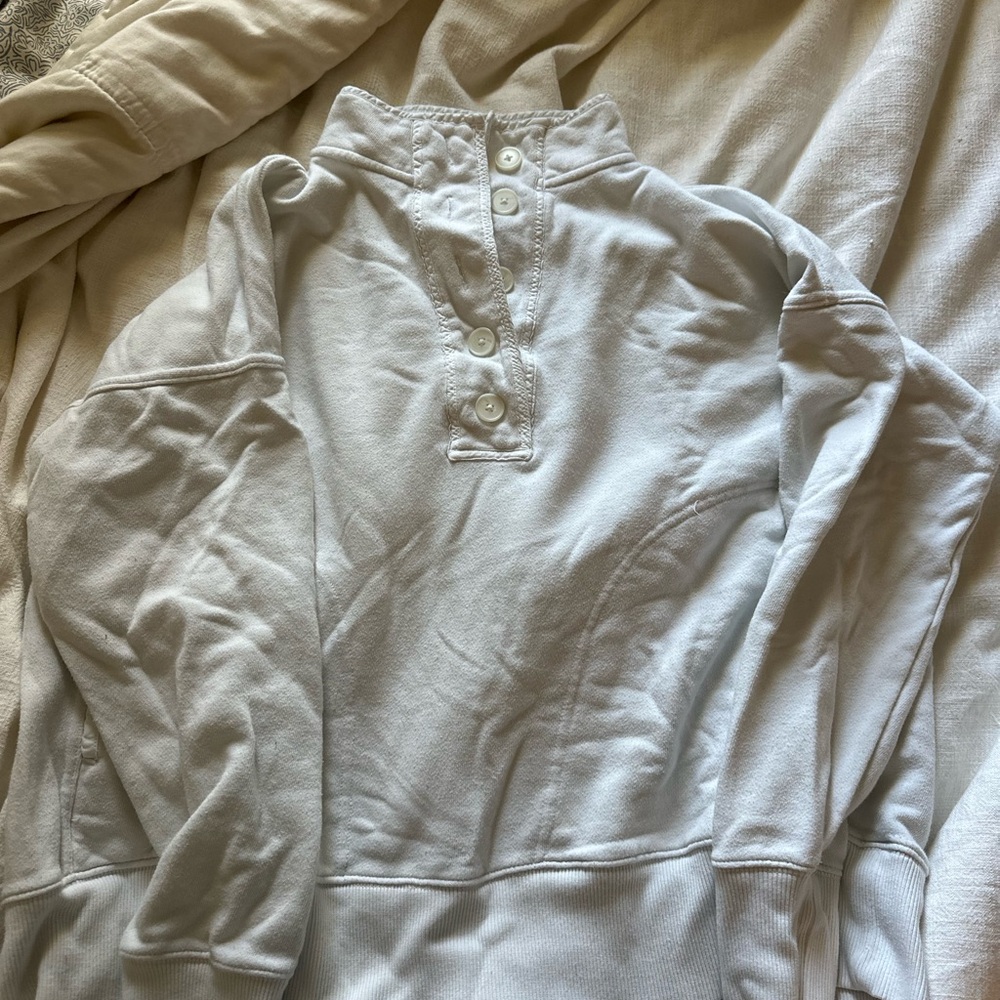 White aerie sweatshirt